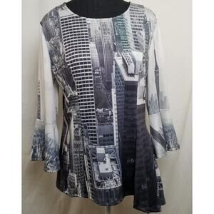 NWT's - Tamsy Women's City Scene Tunic Pullover 3/4 Sleeve Boat Neck Size M